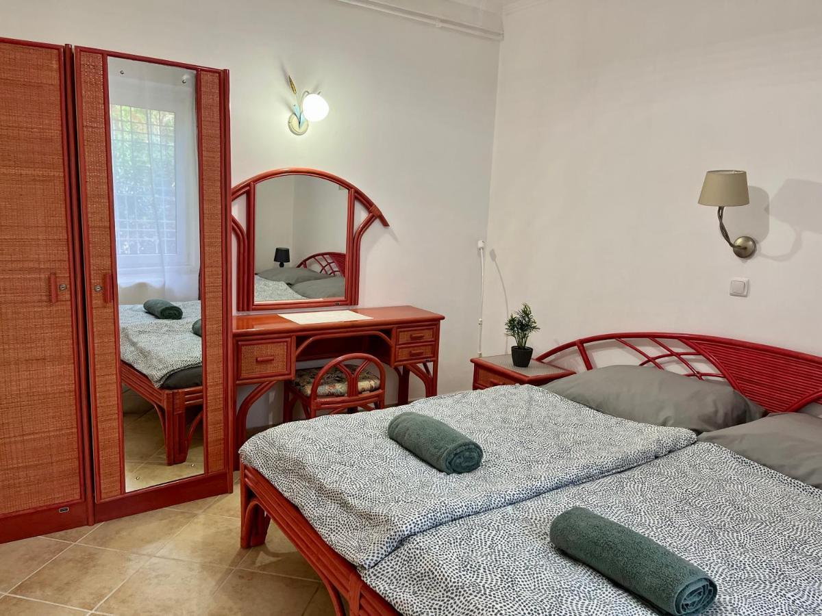 Casa Di Bianca - Koezvetlen Vizparti Nyaralo Apartment Siofok Luaran gambar