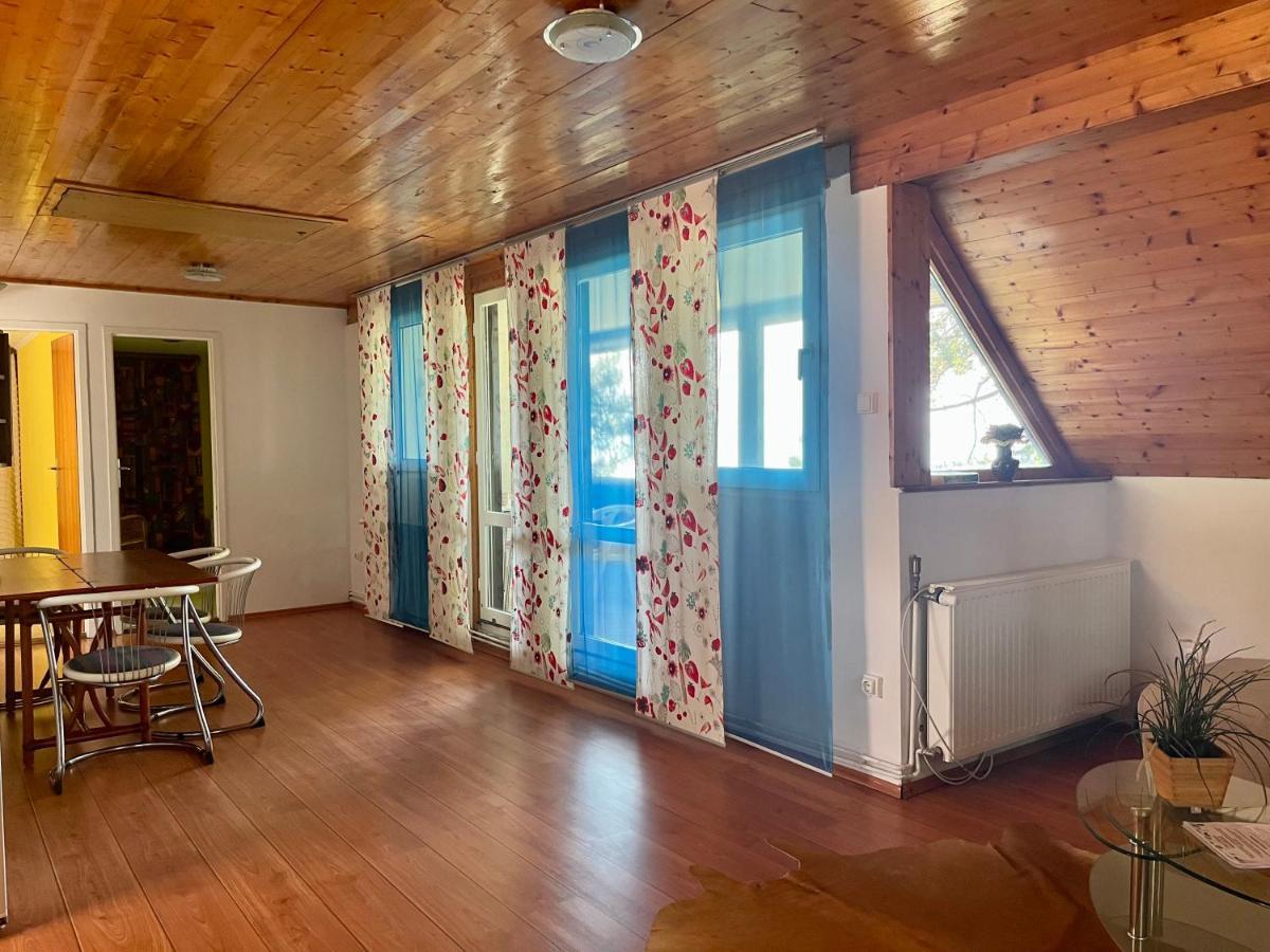 Casa Di Bianca - Koezvetlen Vizparti Nyaralo Apartment Siofok Luaran gambar