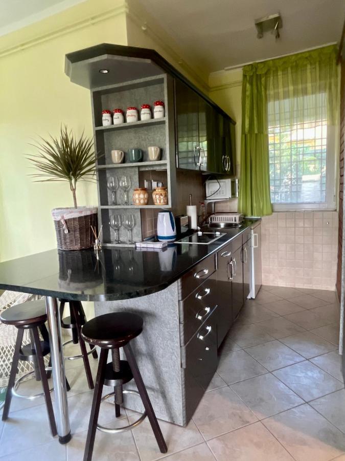 Casa Di Bianca - Koezvetlen Vizparti Nyaralo Apartment Siofok Luaran gambar