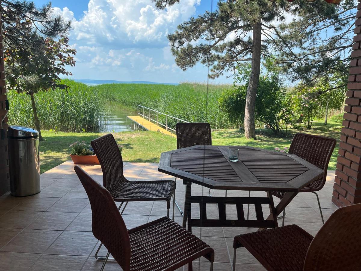 Casa Di Bianca - Koezvetlen Vizparti Nyaralo Apartment Siofok Luaran gambar