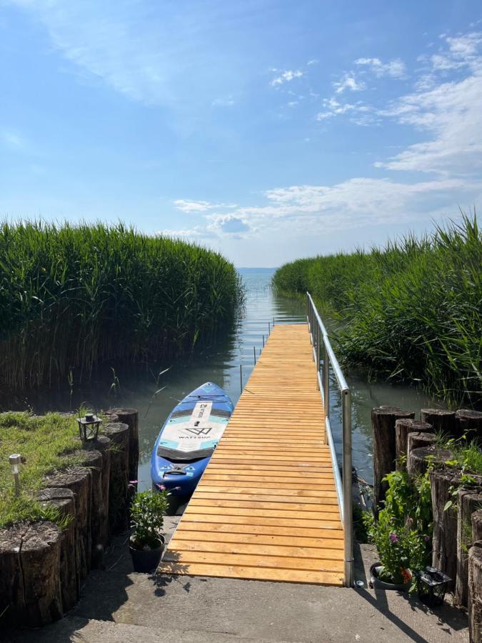 Casa Di Bianca - Koezvetlen Vizparti Nyaralo Apartment Siofok Luaran gambar
