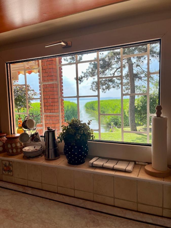 Casa Di Bianca - Koezvetlen Vizparti Nyaralo Apartment Siofok Luaran gambar