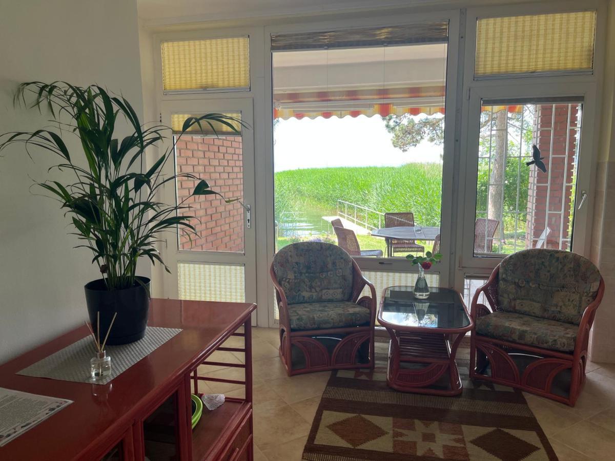 Casa Di Bianca - Koezvetlen Vizparti Nyaralo Apartment Siofok Luaran gambar