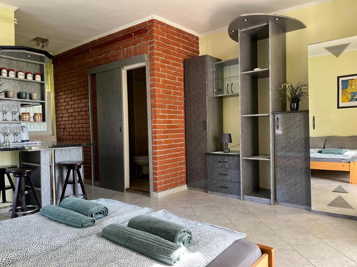Casa Di Bianca - Koezvetlen Vizparti Nyaralo Apartment Siofok Luaran gambar